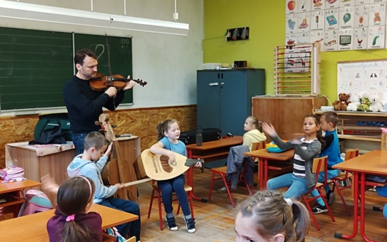 Élmenyszerű  zeneoktatás...